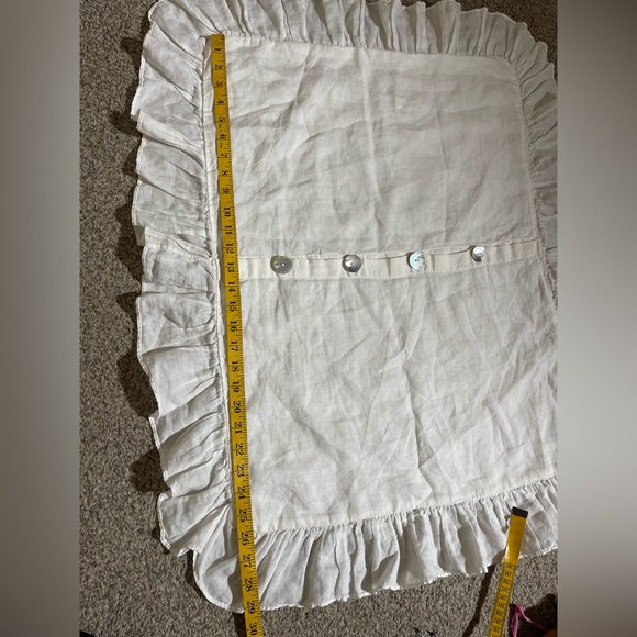 Bella Notte Elegant White Ruffled Pillowcase - Picture 4 of 8